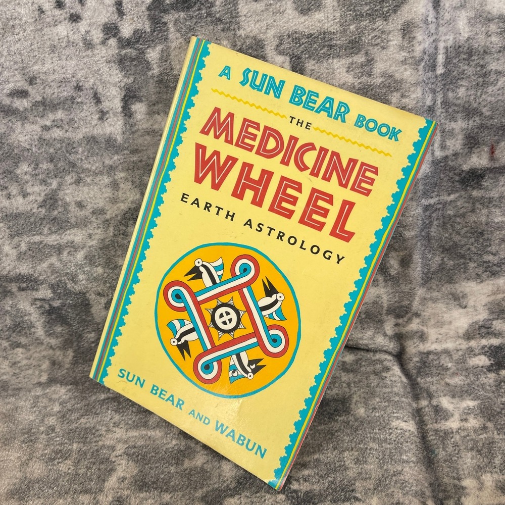 Sun Bear The Medicine Wheel Earth Astrology Book 1980s Native American New Age‎